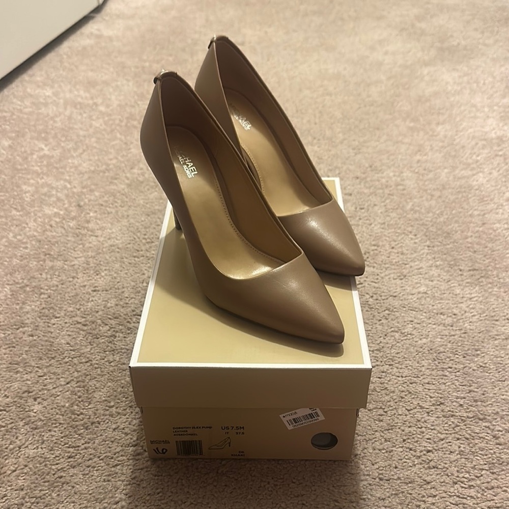 Michael Kors Women's Tan Heels